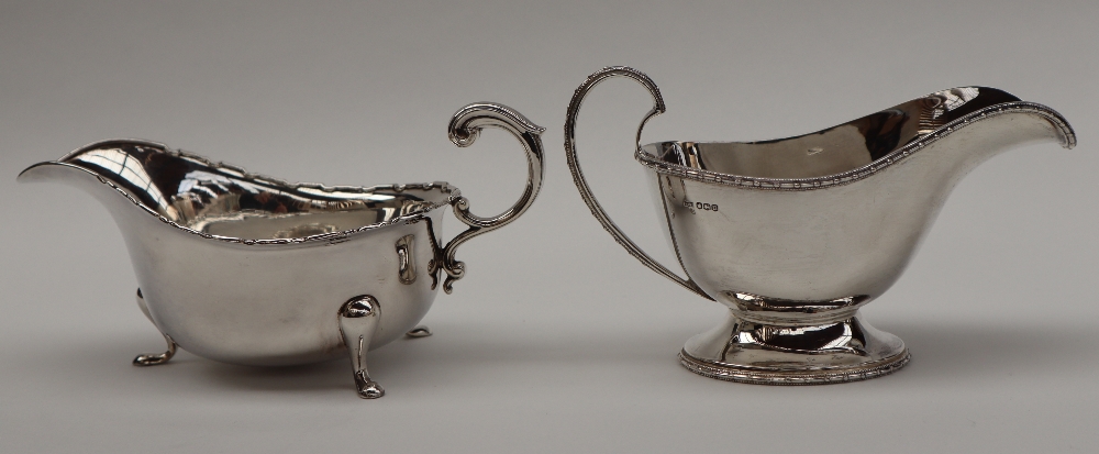 A George V silver sauce boat with a beaded rim on a spreading foot, Sheffield, 1912, - Image 4 of 4
