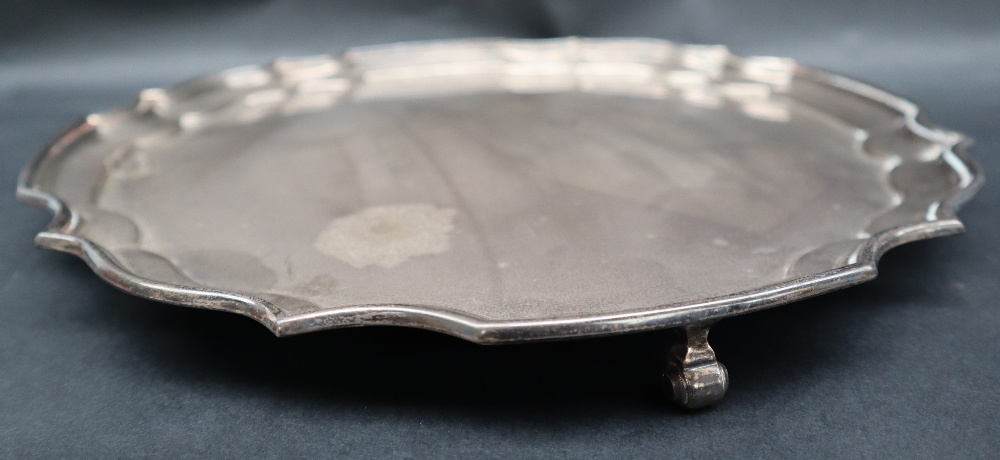 An Elizabeth II silver salver, with a shaped edge and scrolling feet, Birmingham, 1963, - Image 2 of 3