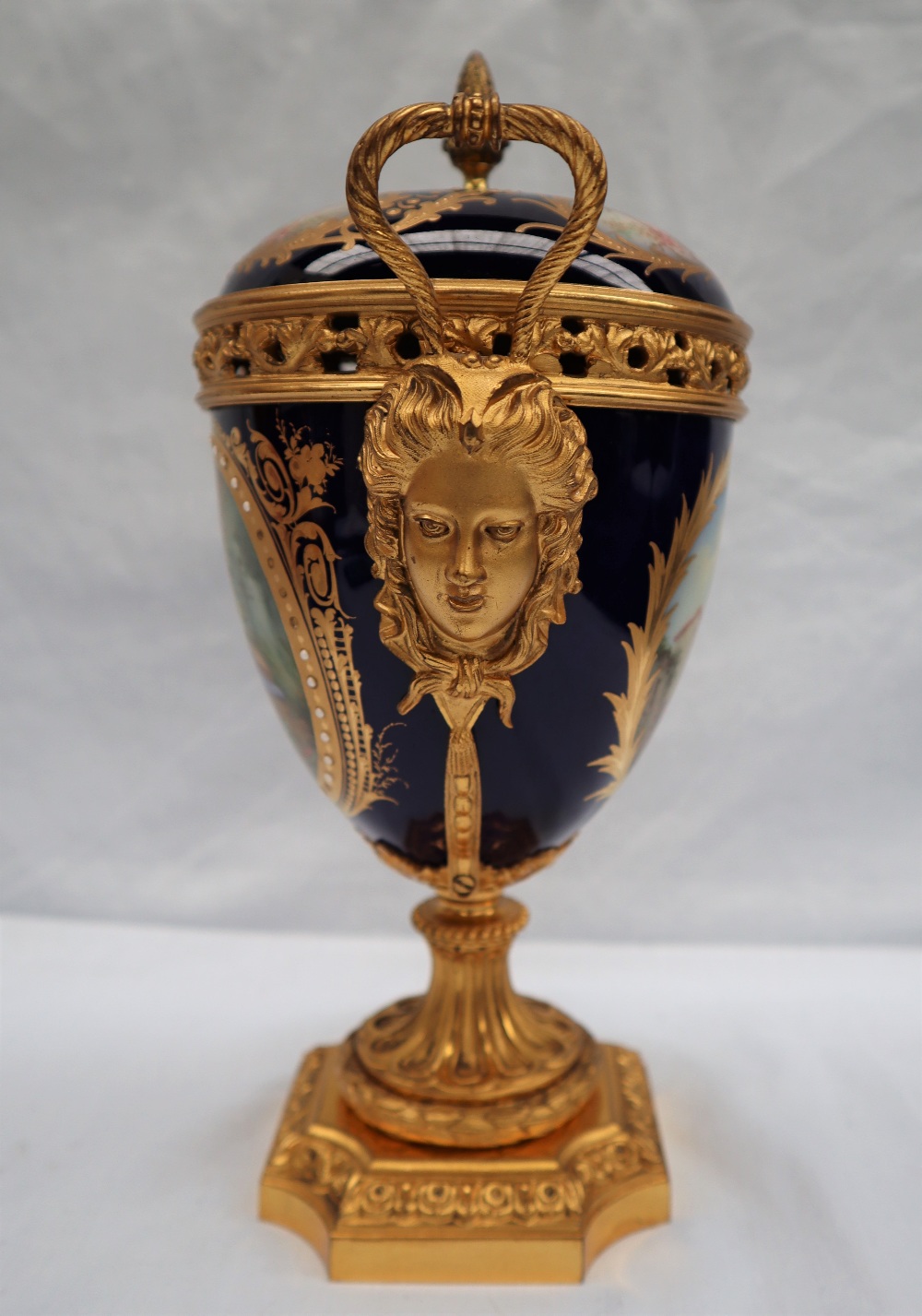 A Chateau Des Tuileries Sevres porcelain pot pourri vase and cover, - Image 8 of 12