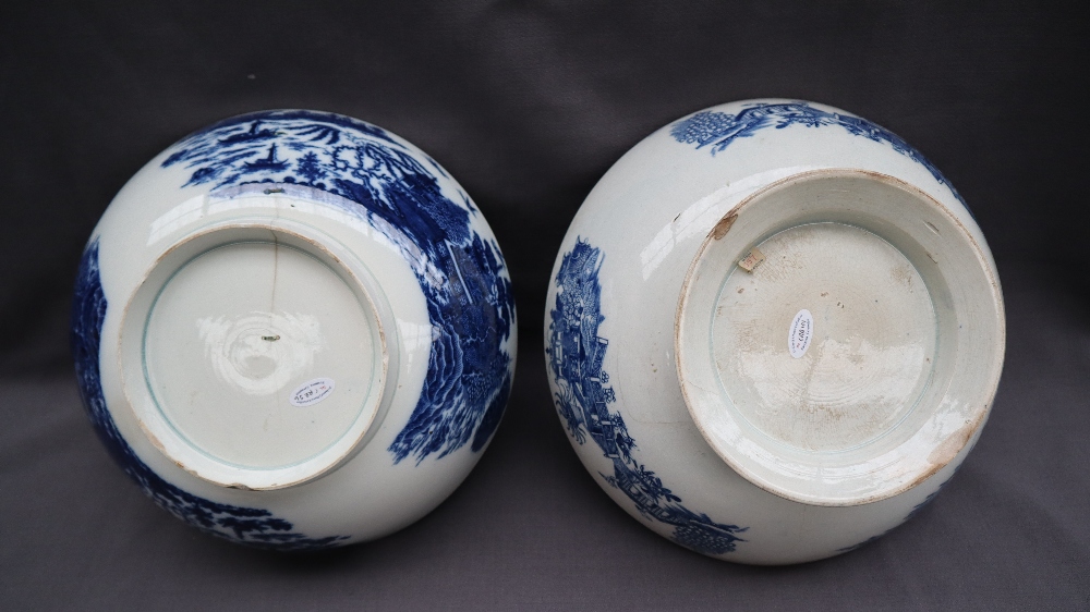 A blue and white pottery Swans pattern bowl, - Image 3 of 7