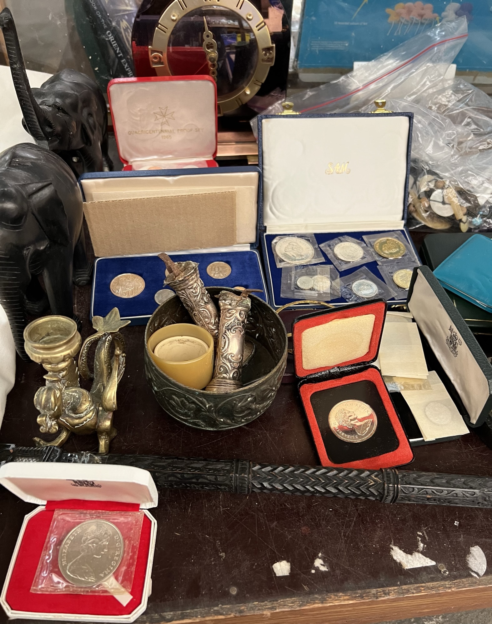 Assorted coins, together with electroplated wares, carvings, mantle clock, box and cover, - Image 2 of 4