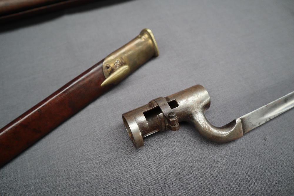 An Enfield Three Band Percussion Musket, - Bild 3 aus 9