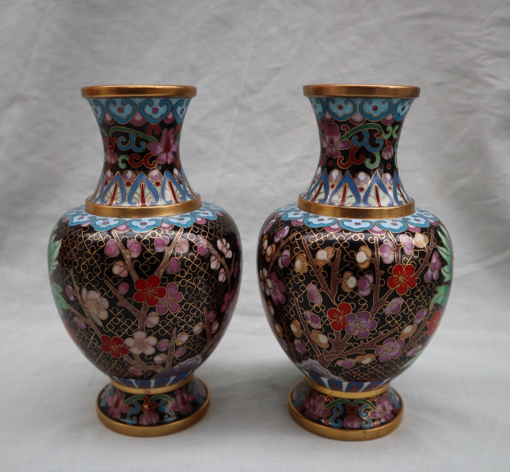 A pair of Japanese cloisonne enamel decorated vases decorated with birds and flowers, 18. - Image 2 of 6