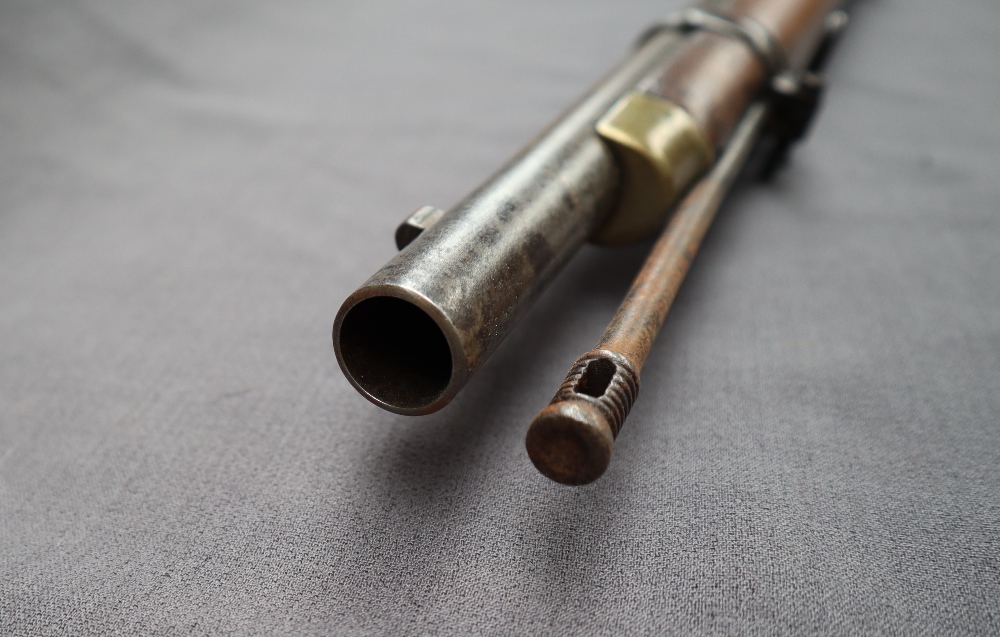 An Enfield Three Band Percussion Musket, - Bild 9 aus 9