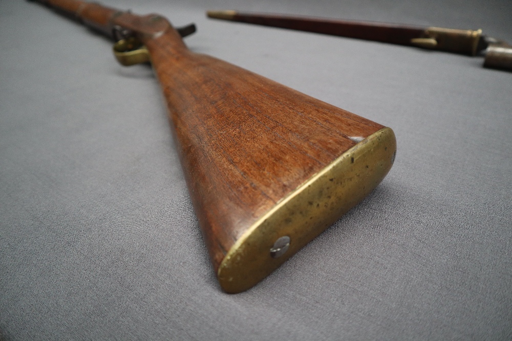 An Enfield Three Band Percussion Musket, - Bild 6 aus 9