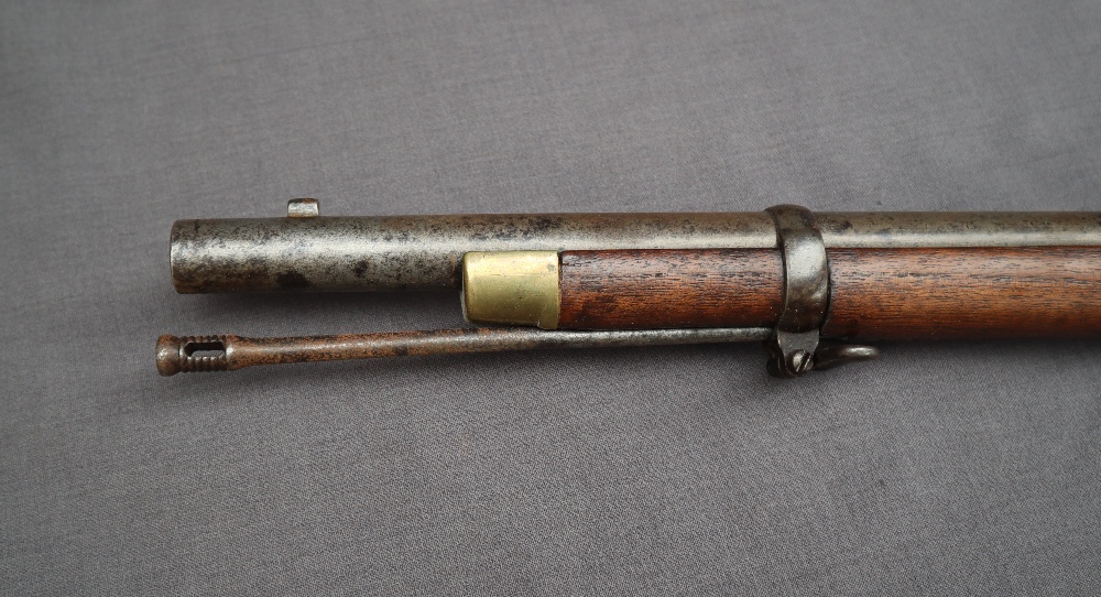 An Enfield Three Band Percussion Musket, - Bild 8 aus 9