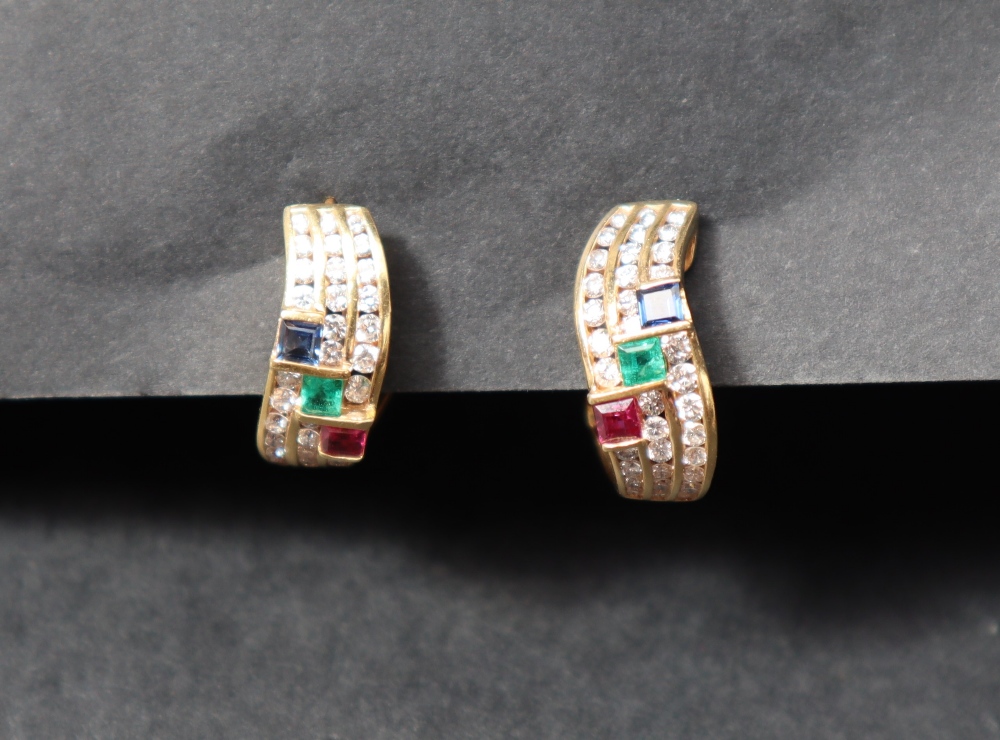 A pair of diamond, princess cut ruby, emerald and sapphire set earrings, - Bild 2 aus 4