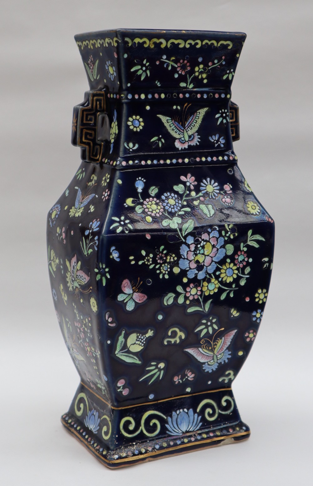 A large Chinese porcelain twin handled vase of rectangular baluster form with a royal blue ground - Image 4 of 9