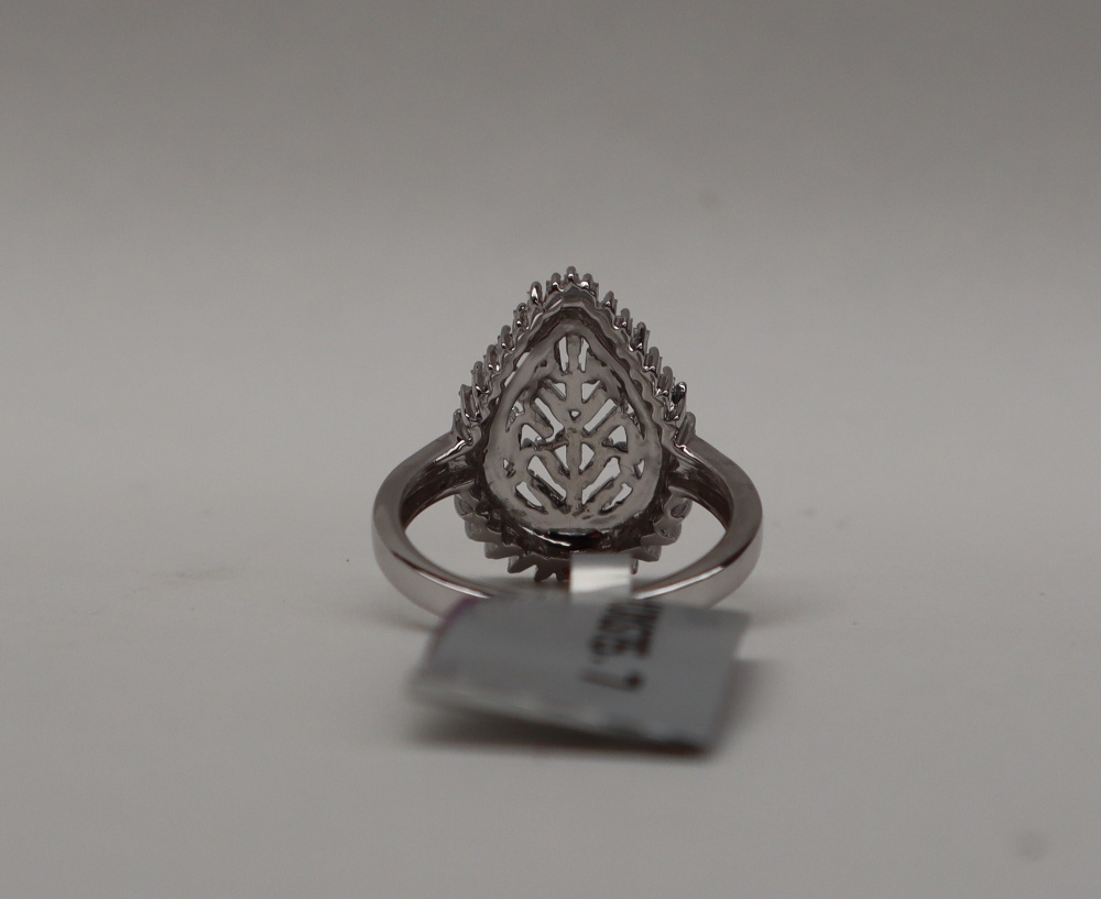 Gemporia - An 18ct white gold diamond set Tomas Rae ring, - Image 6 of 7