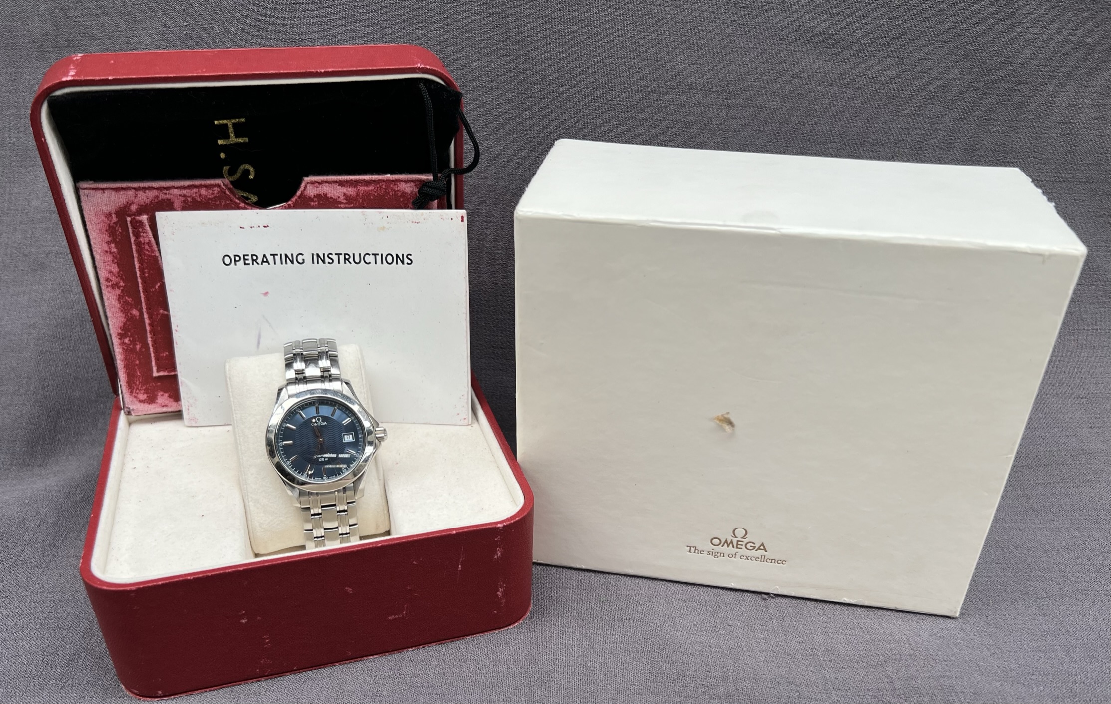 A Gentleman's stainless steel Omega seamaster, 120m quartz wristwatch,