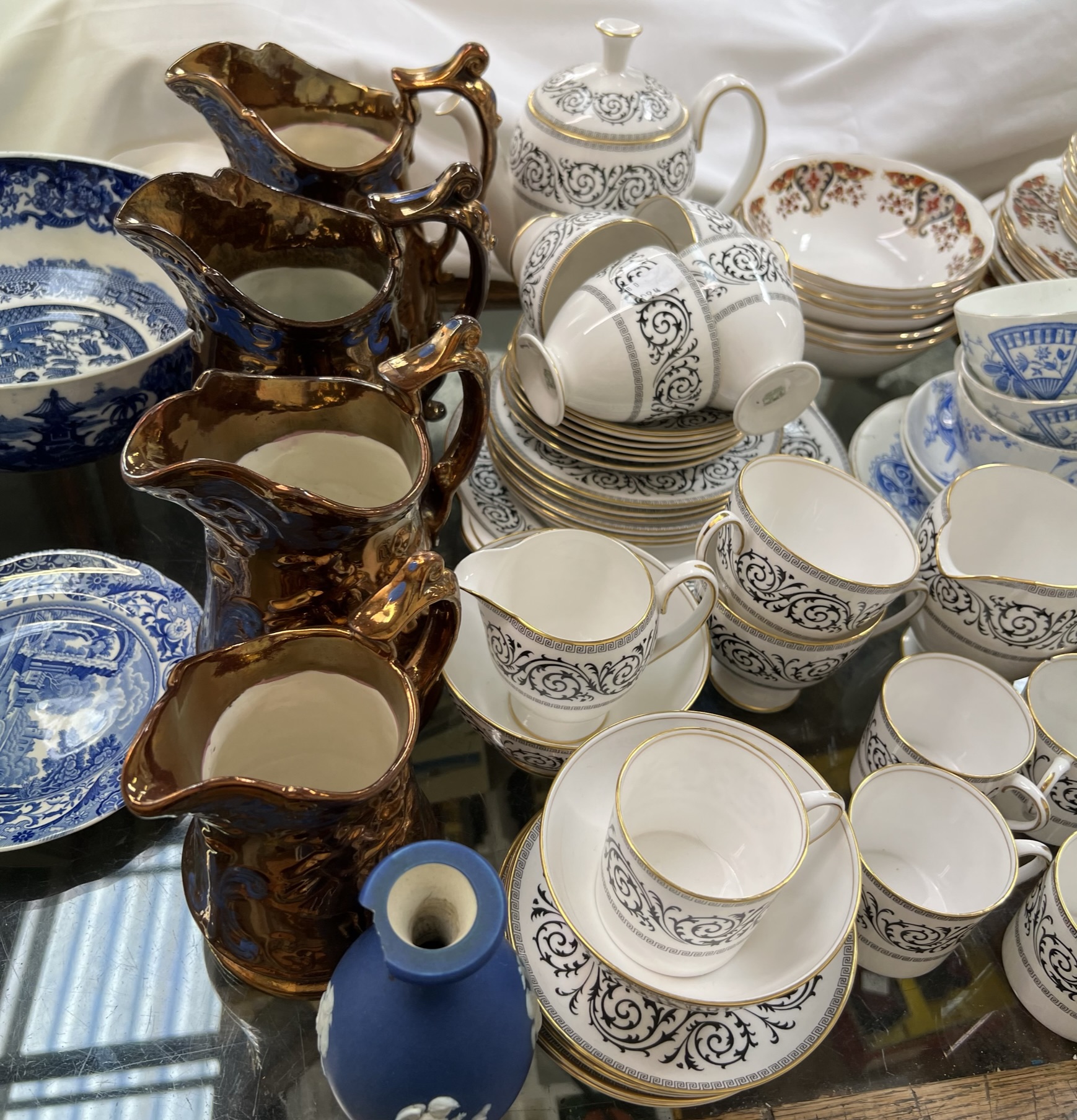 A Shelley Black Grecian Scroll pattern part tea and coffee set together with a Colclough part tea - Bild 4 aus 5