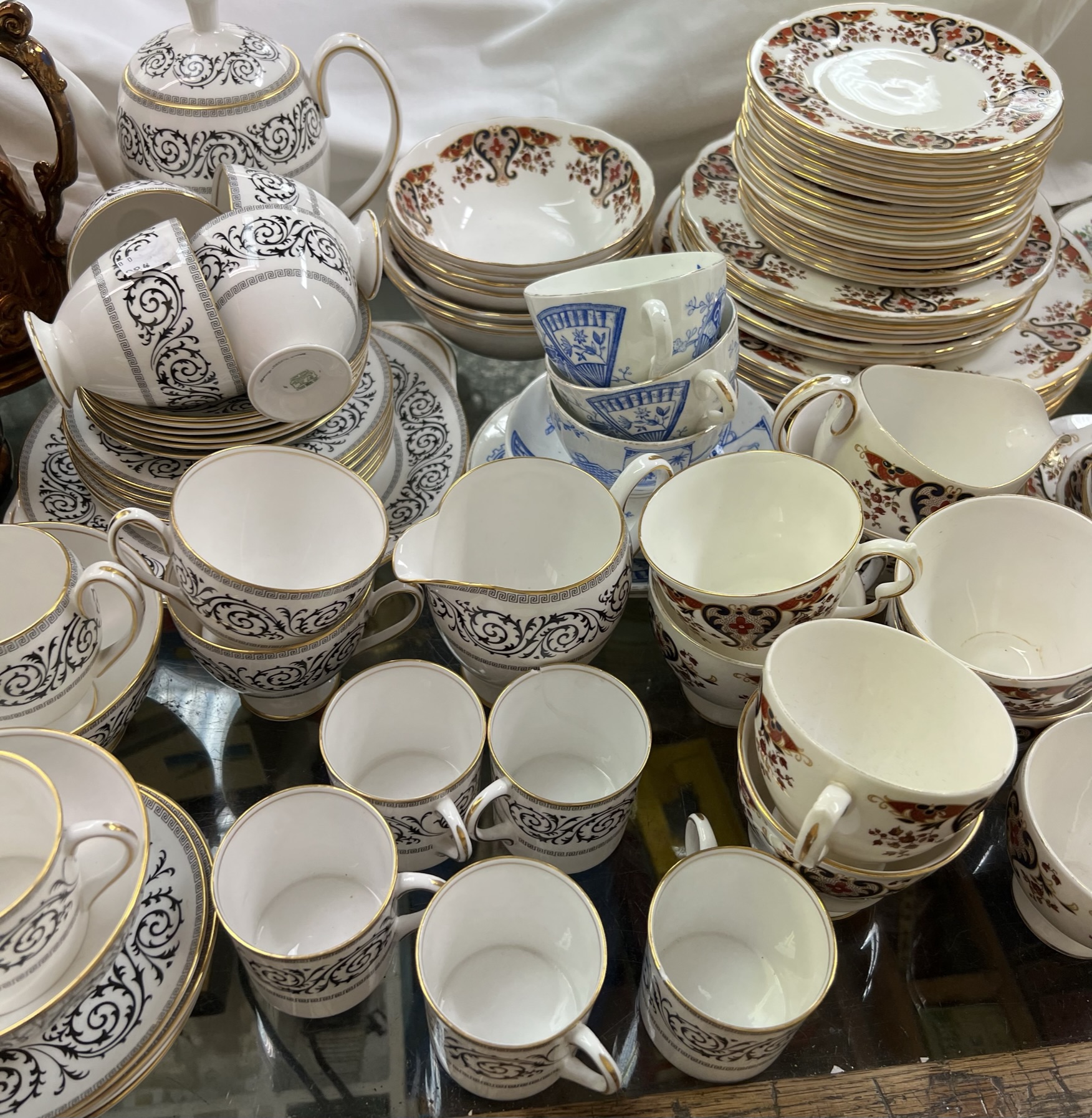 A Shelley Black Grecian Scroll pattern part tea and coffee set together with a Colclough part tea - Bild 3 aus 5