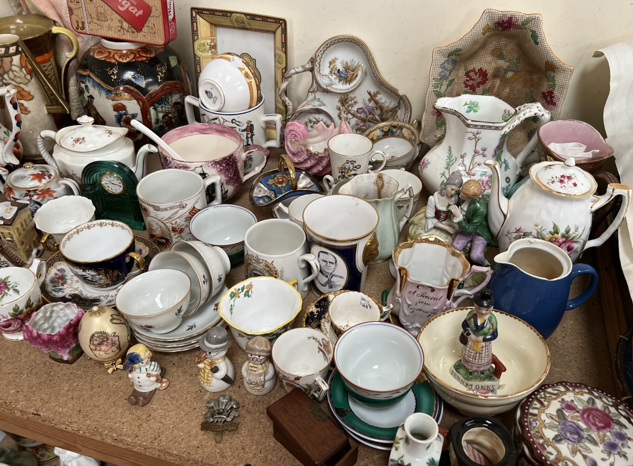 Royal Copenhagen collections snowmen together with commemorative china, cabinet cups and saucers, - Bild 3 aus 3