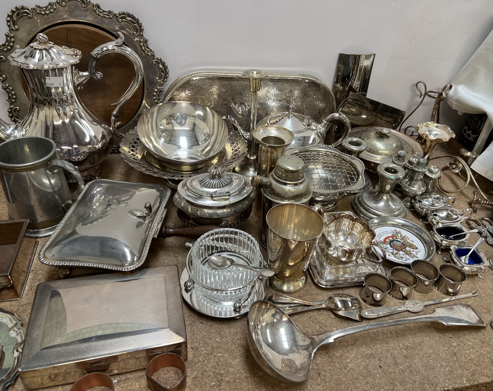 A large assortment of electroplated wares including an epergne, sugar box and cover, cruets, - Image 3 of 3