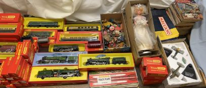 A collection of Hornby Dublo locomotives including Albert Hall, Flying Scotsman, Barnstable,
