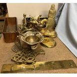Assorted brasswares including oval planters, trivet,