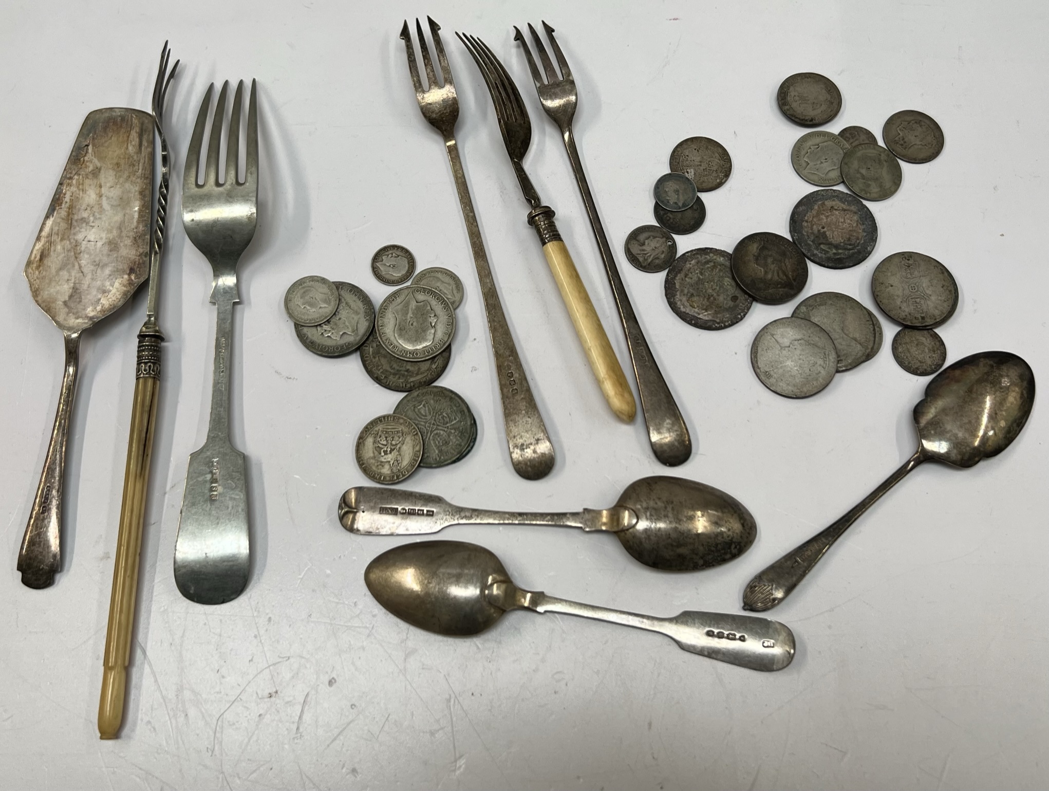 A collection of pre 1927 coinage approximately 135 grams together with silver and electroplated