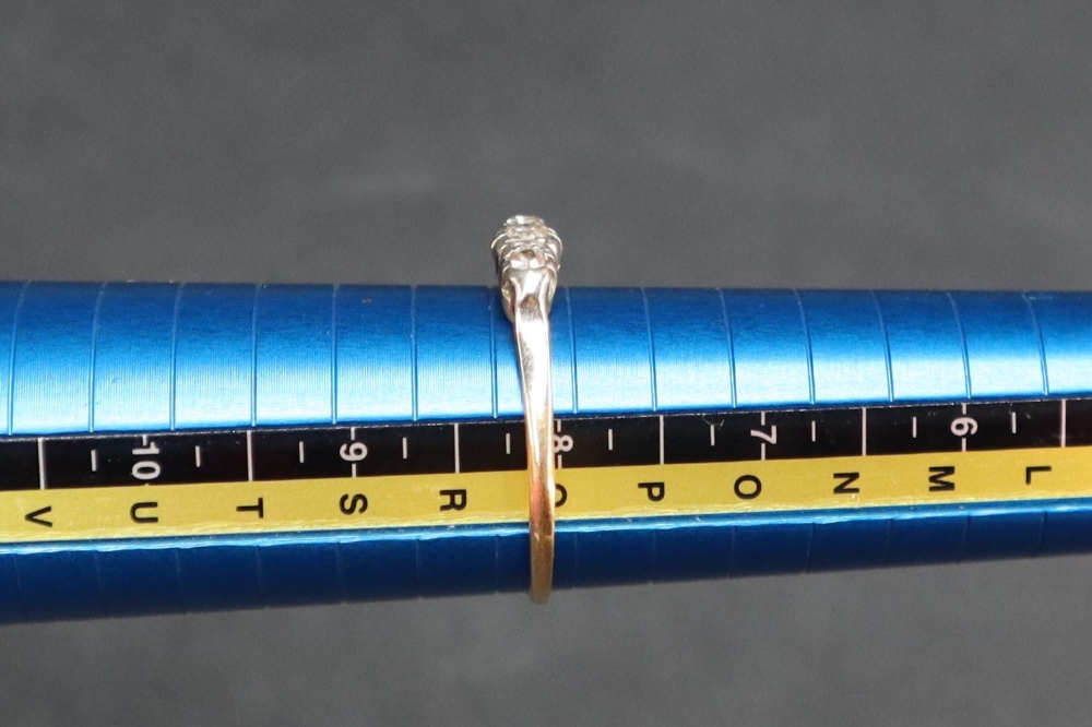 A three stone diamond ring, - Image 3 of 3