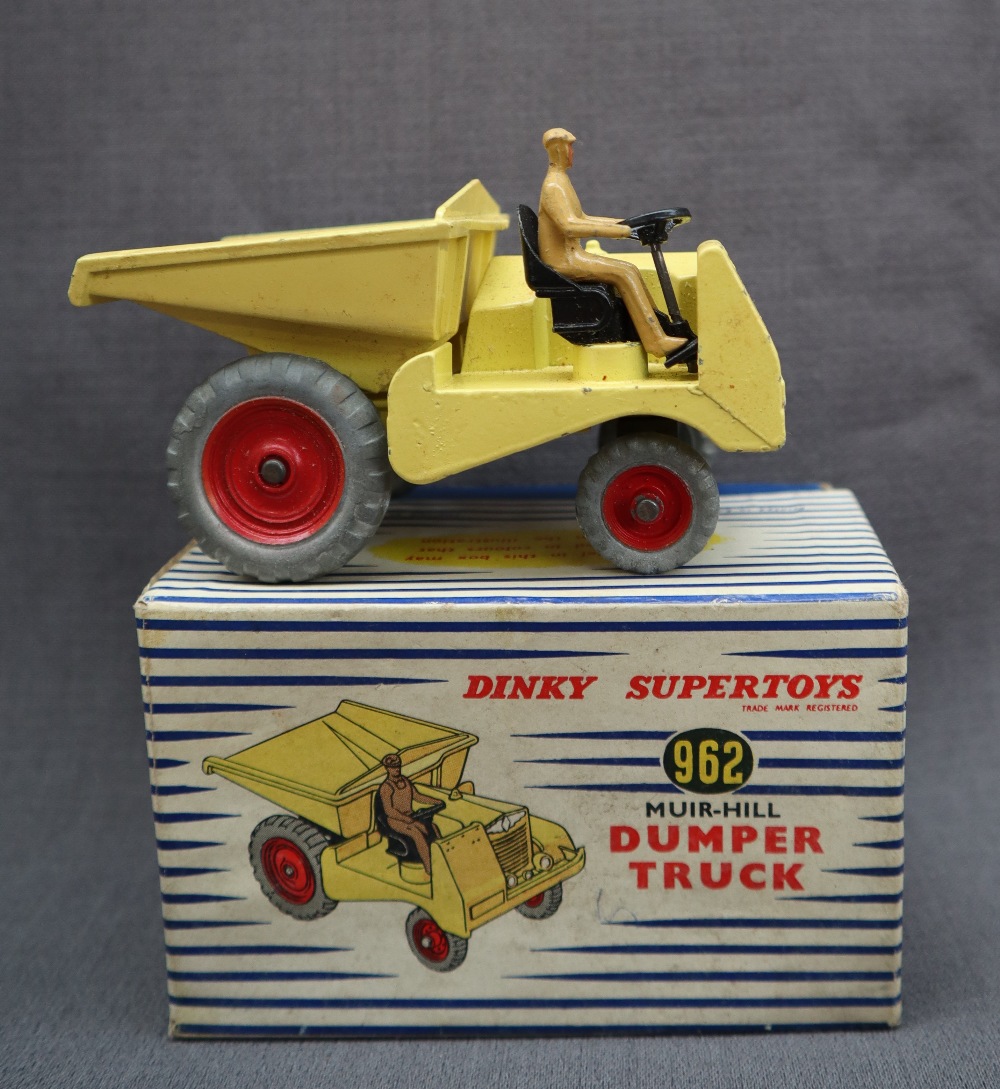 Dinky Supertoys 660 Tank Transporter with green body and trailer, in original box, - Image 4 of 5