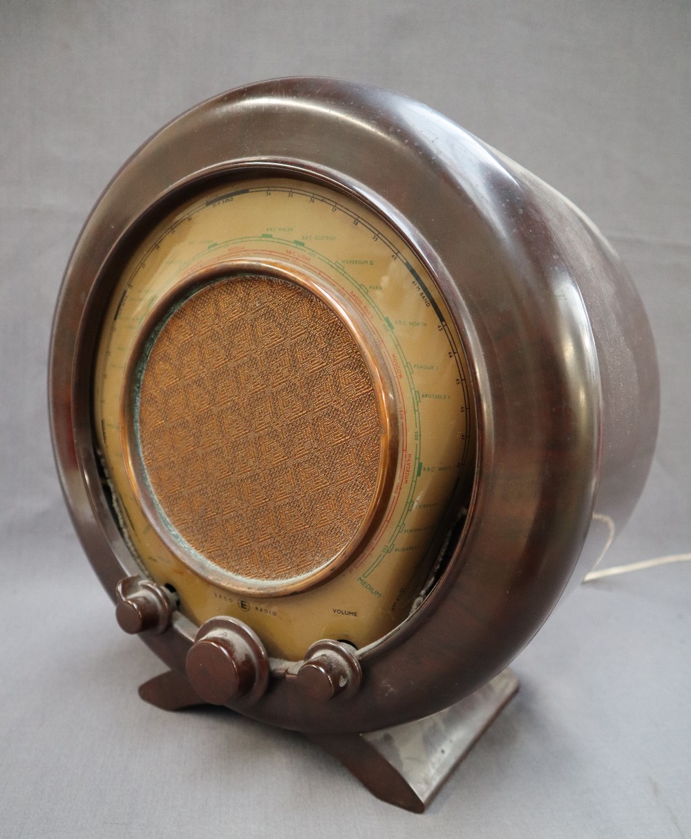 An Ekco all electric radio receiver Type A22 with a circular bakelite casing, and knobs, - Image 5 of 12