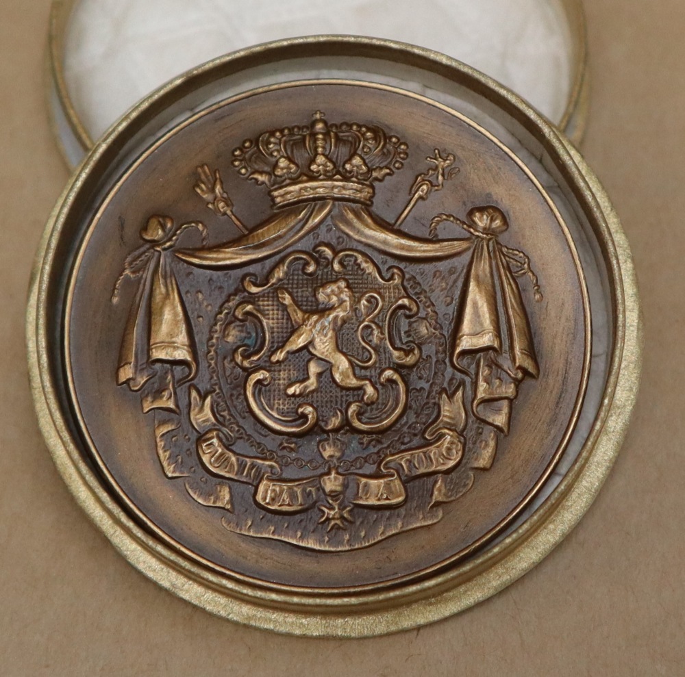 A Belgian bronze medallion cast to one side with a coat of arms and "Lunion Fait La Force" the - Image 2 of 4