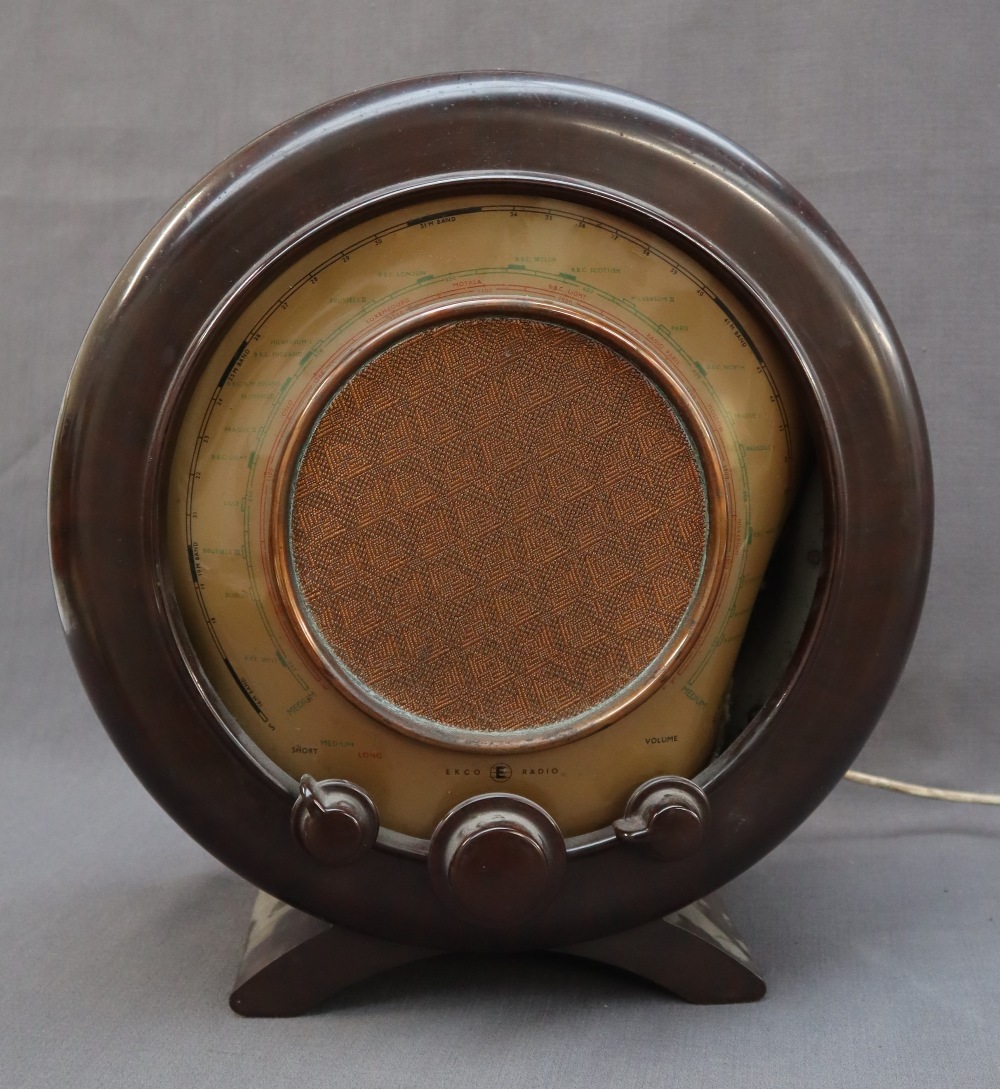 An Ekco all electric radio receiver Type A22 with a circular bakelite casing, and knobs, - Image 3 of 12