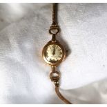 A lady's 9ct yellow gold wristwatch,
