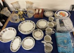 A Kathie Winkle part dinner set together with collectors plates,