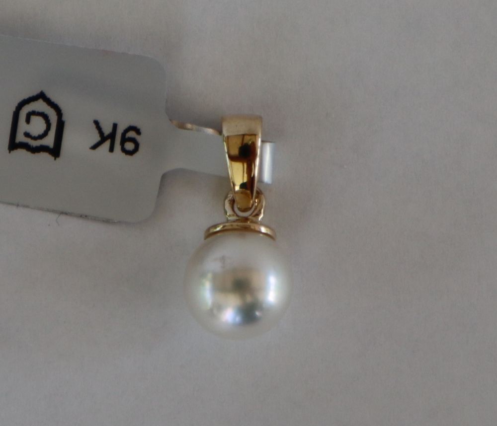 Gemporia - A 9ct gold cultured pearl pendant, - Image 3 of 5