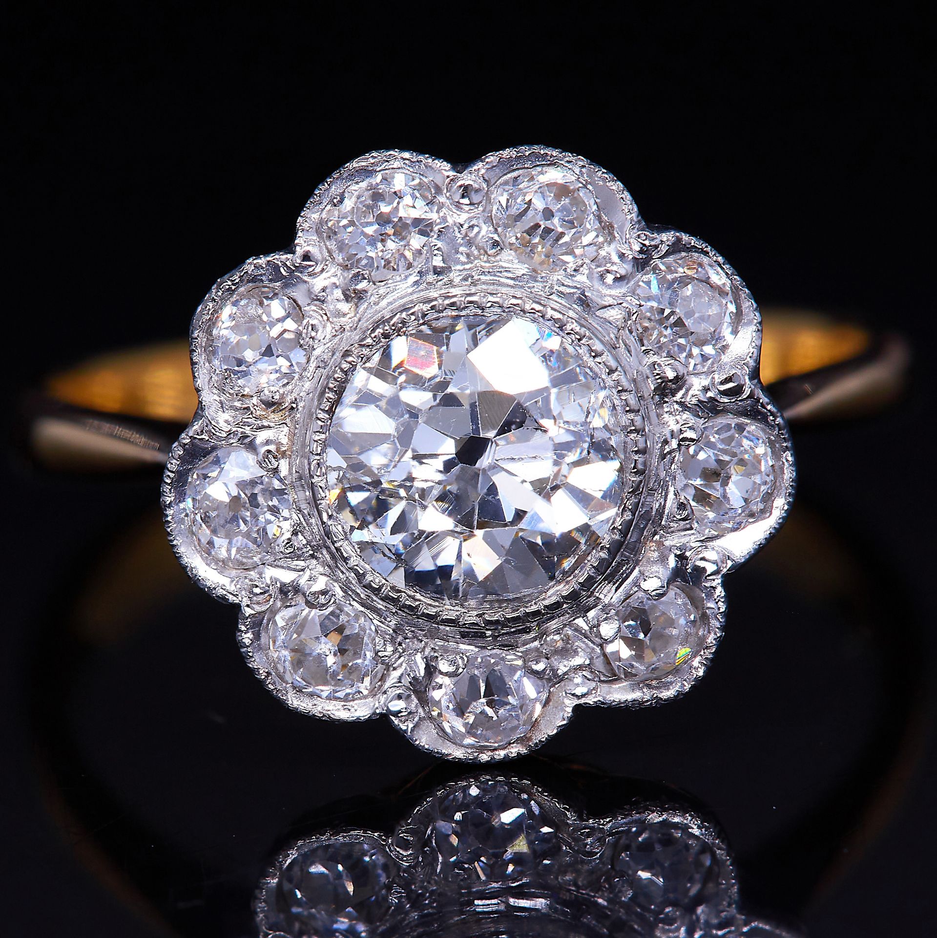 DIAMOND DAISY CLUSTER RING