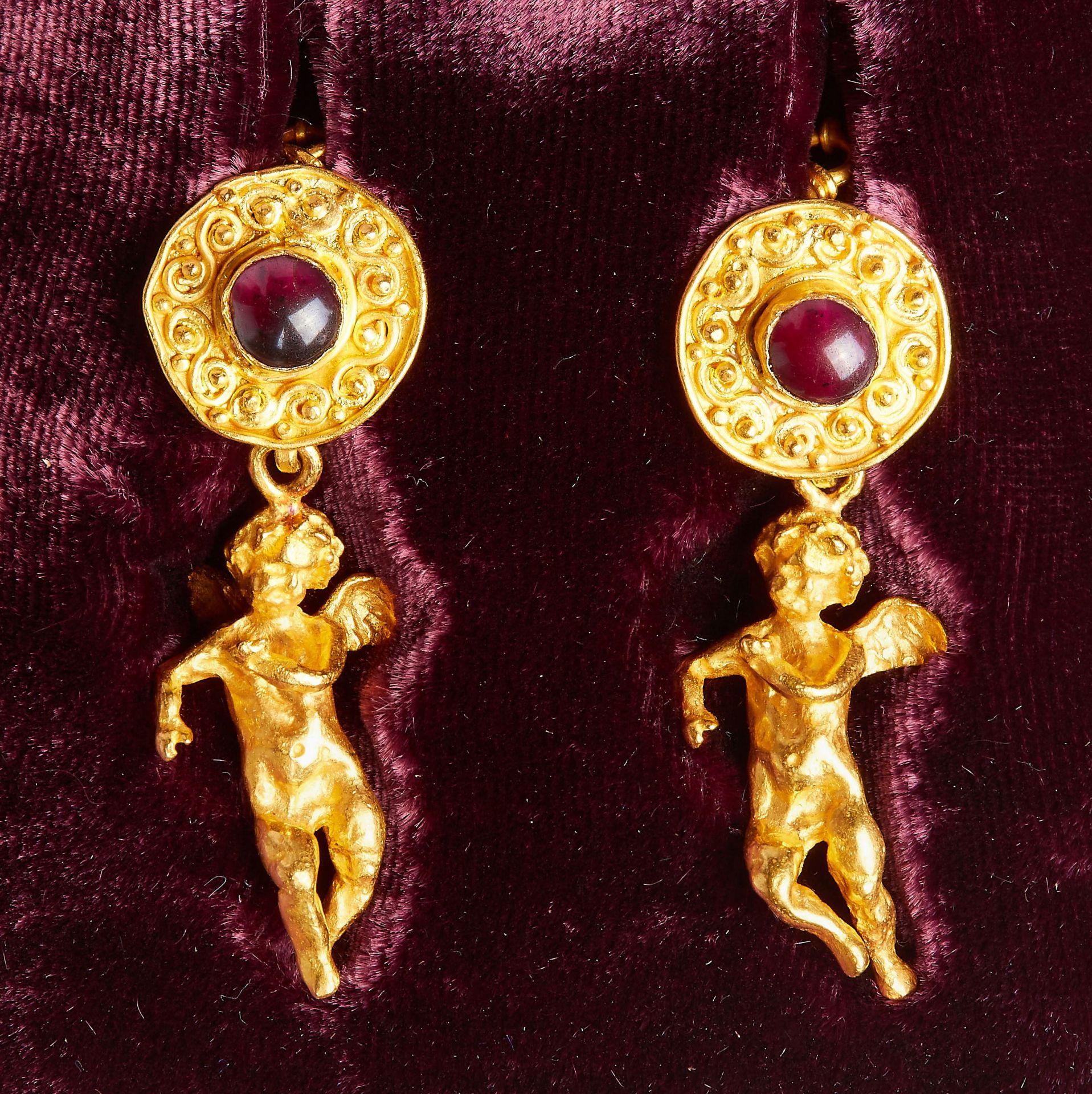 IMPORTANT PAIR OF GARNET PUTTI DROP EARRINGS