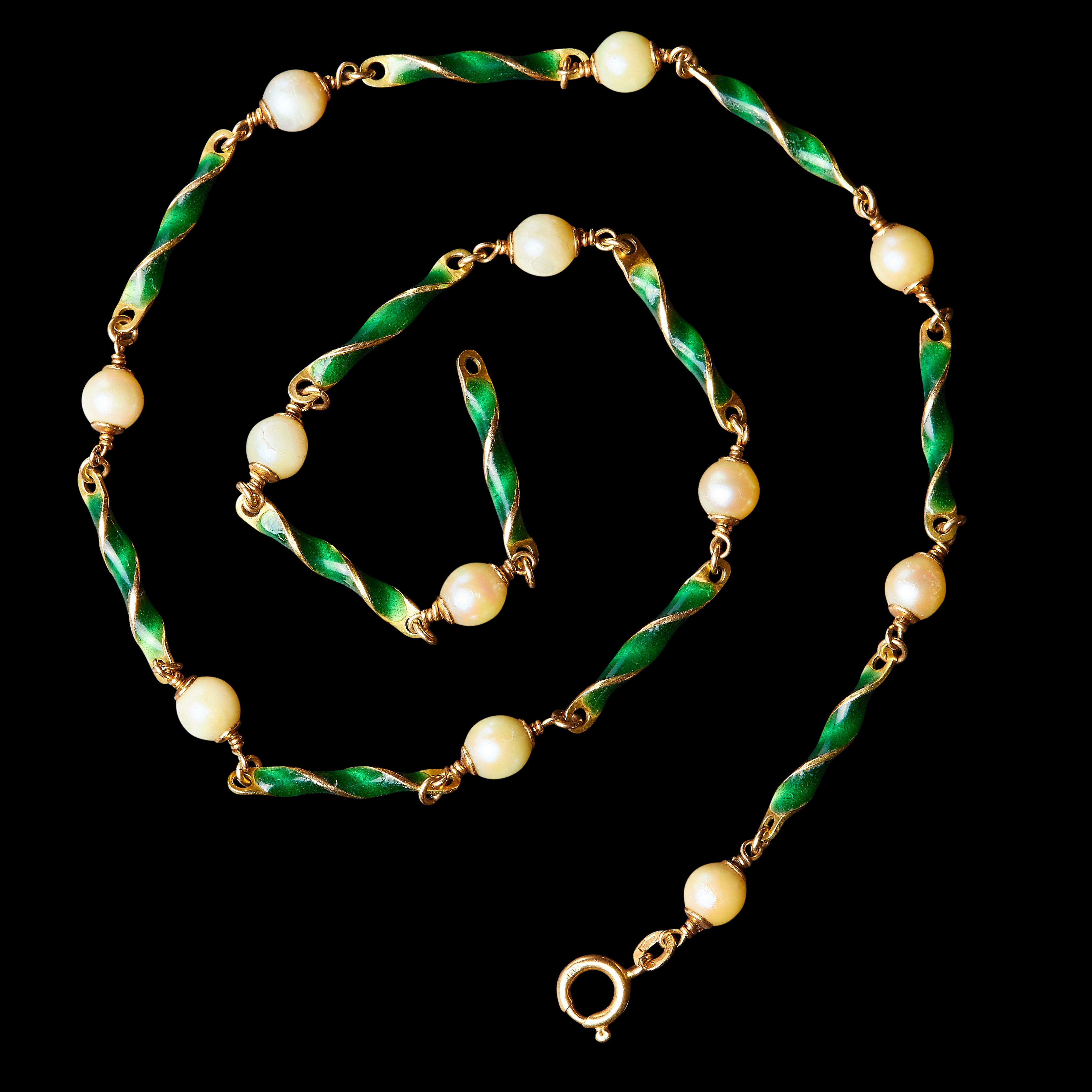 ENAMEL AND PEARL NECKLACE