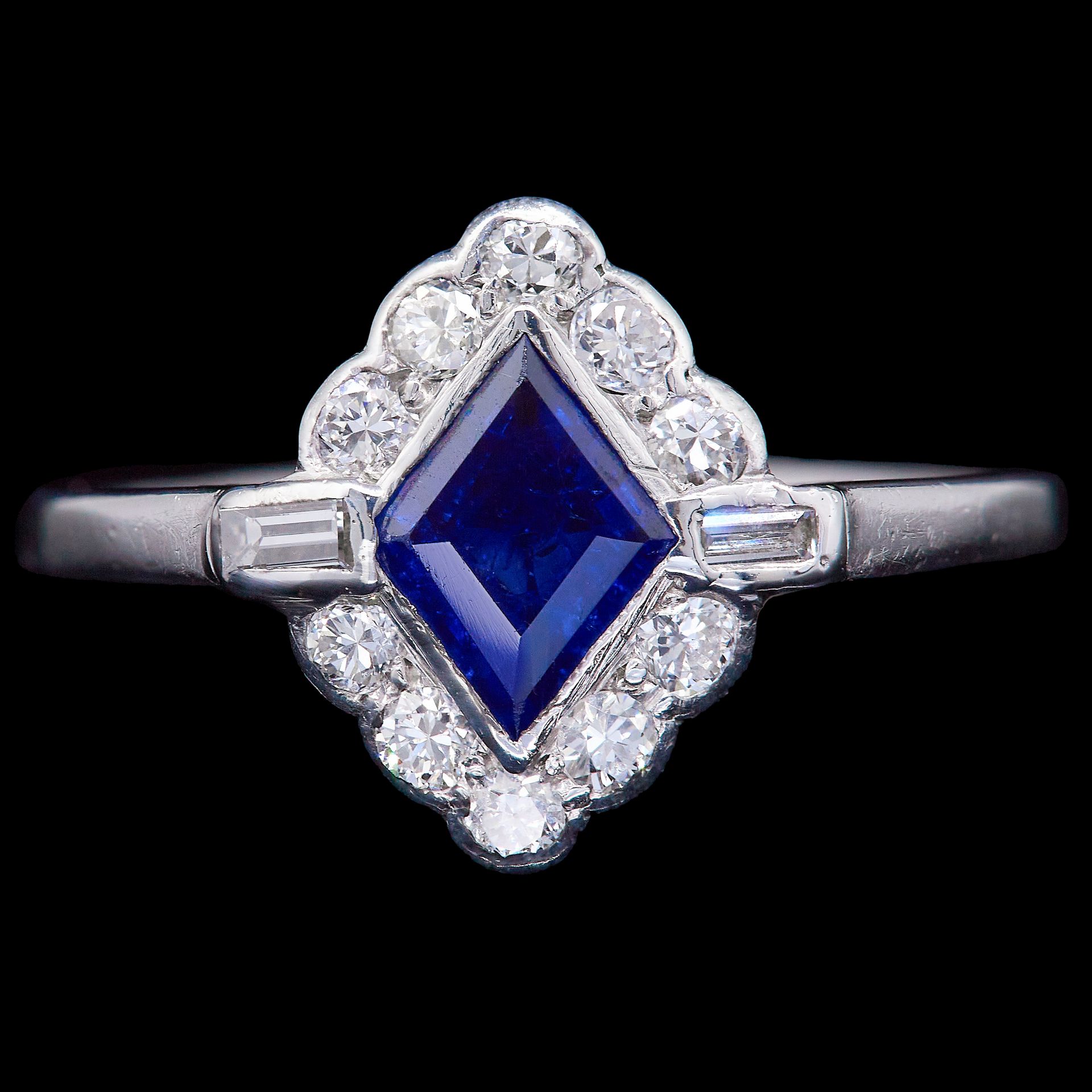 SAPPHIRE AND DIAMOND CLUSTER RING