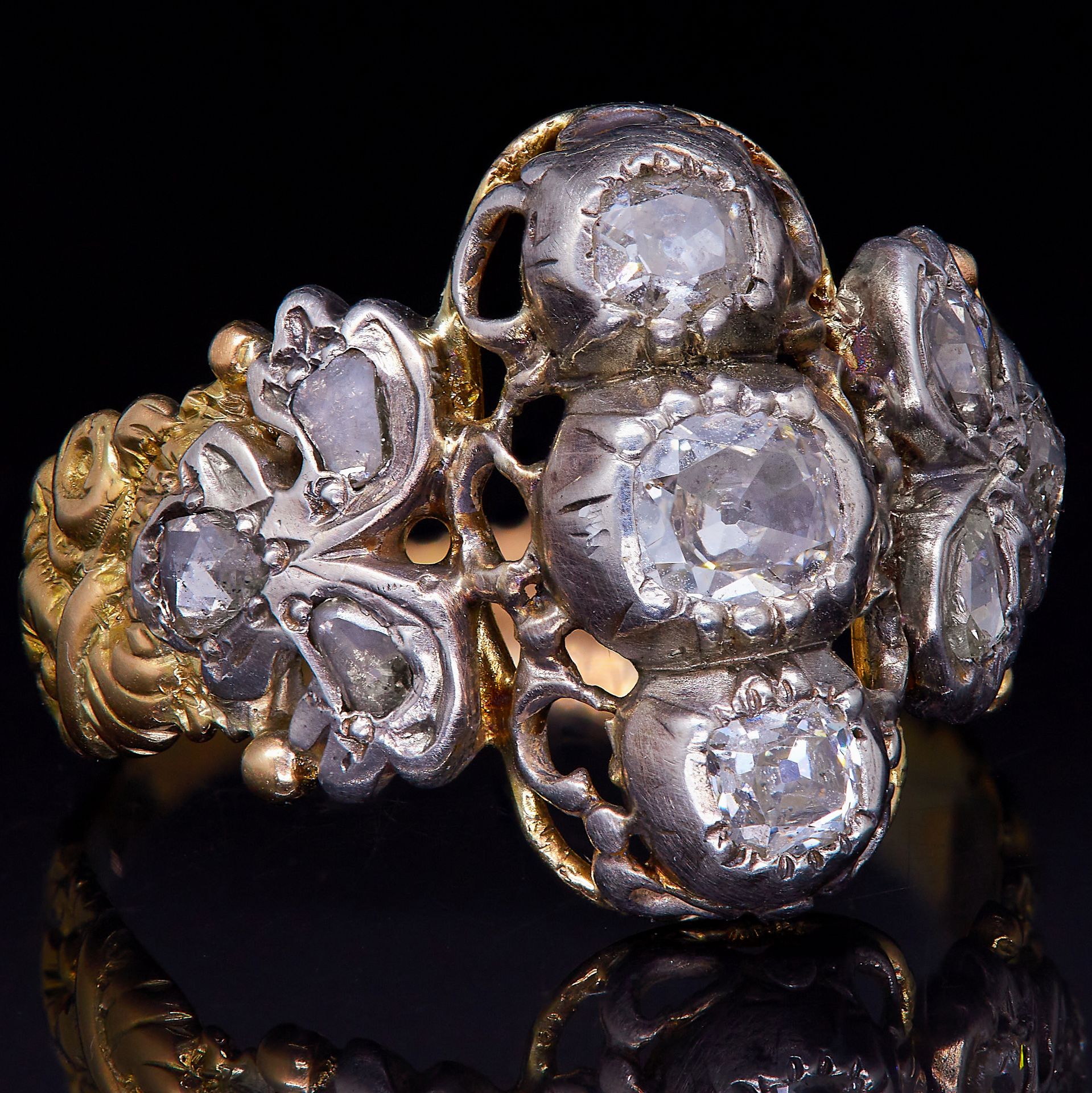 ANTIQUE DIAMOND DRESS RING