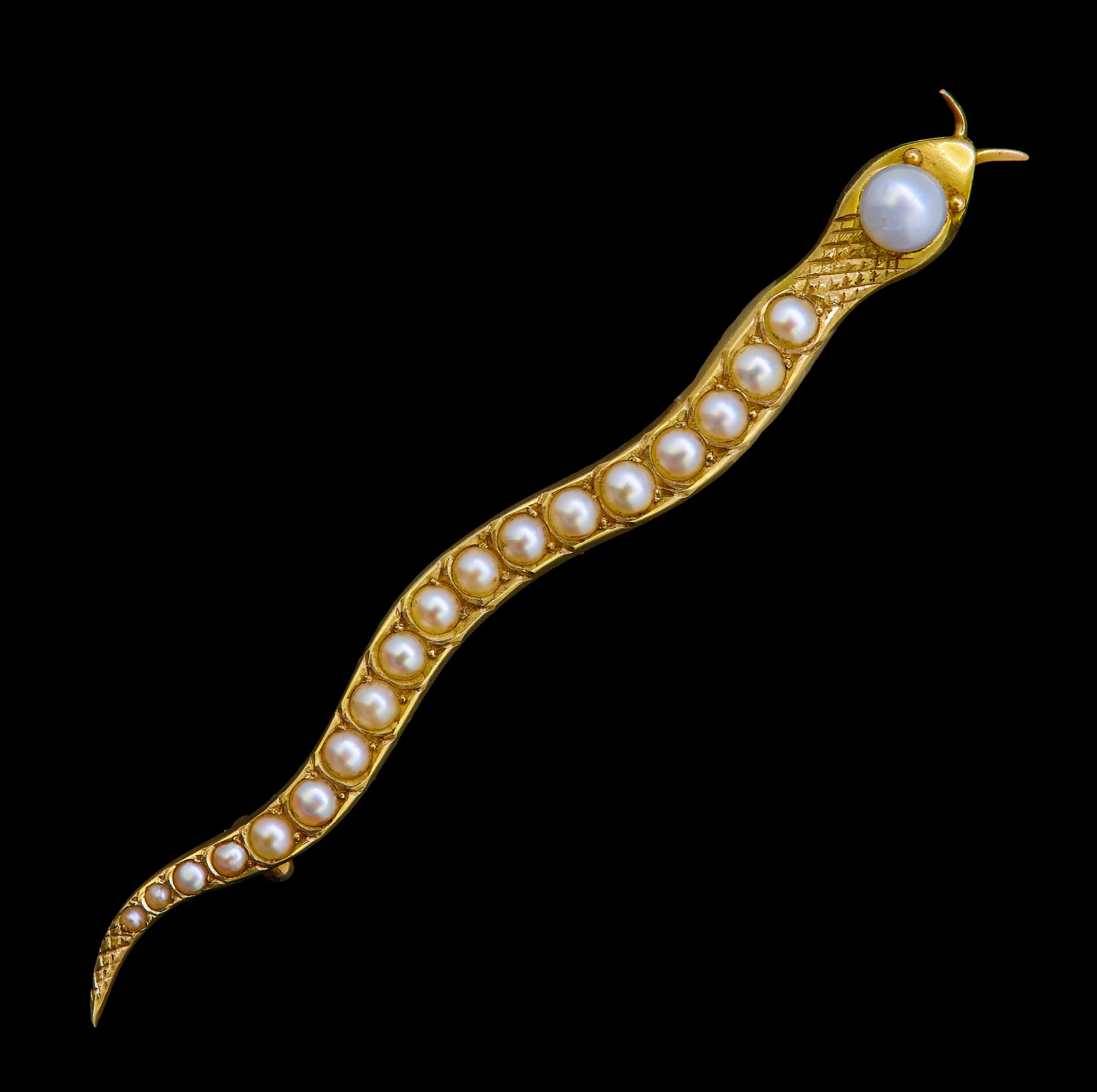 NO RESERVE, PEARL SNAKE BROOCH