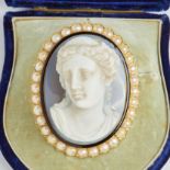 SUPERB FRENCH HARDSTONE CAMEO BROOCH, IN UNUSUAL HIGH RELIEF