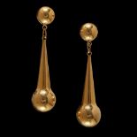 PAIR OF GOLD DROP EARRINGS