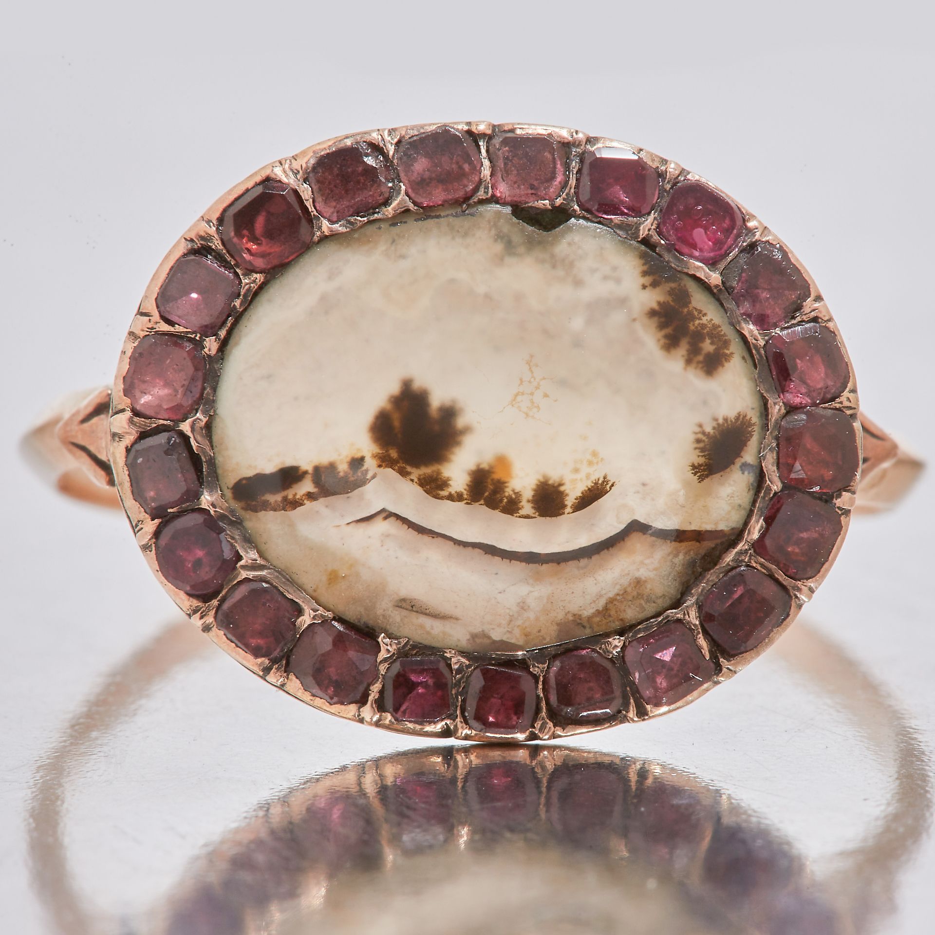 GEORGIAN DENDRITIC AGATE AND GARNET RING