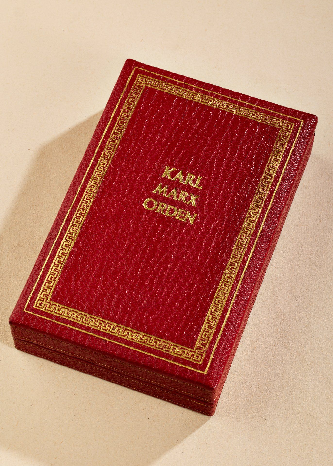 DDR - Deutsche Demokratische Republik : DDR: Karl Marx Orden Nr. 27 mit nummerngleichem Trägerau... - Bild 4 aus 8