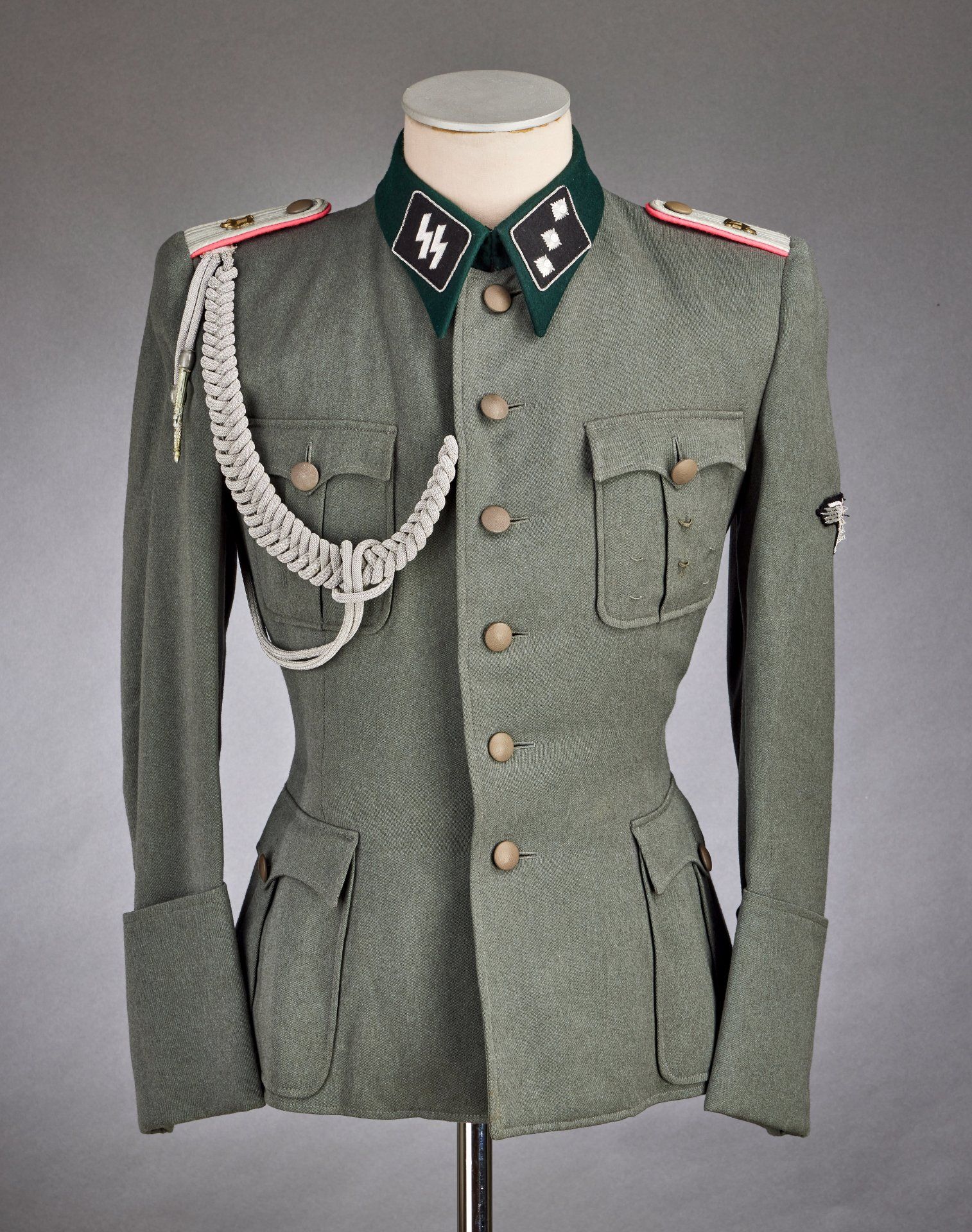 Waffen SS : Feldbluse und Hose für einen Untersturmführer (Panzerjäger) der Waffen - SS.