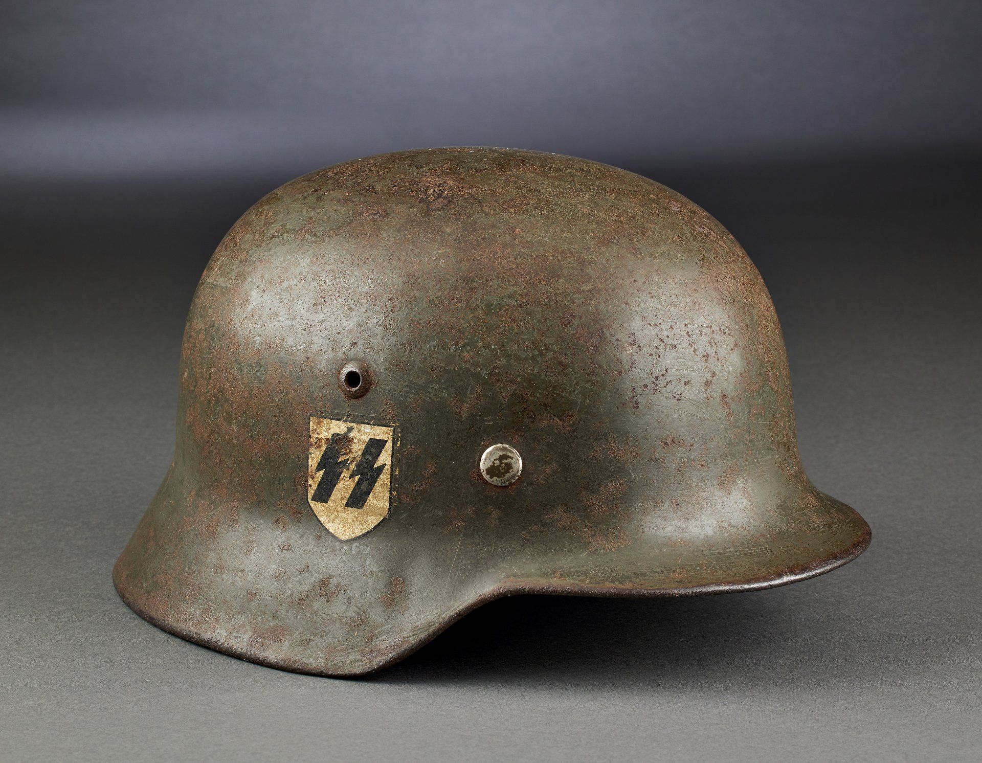 Waffen SS : Stahlhelm M 35 der SS - Verfügungstruppe, bzw. der Waffen - SS.