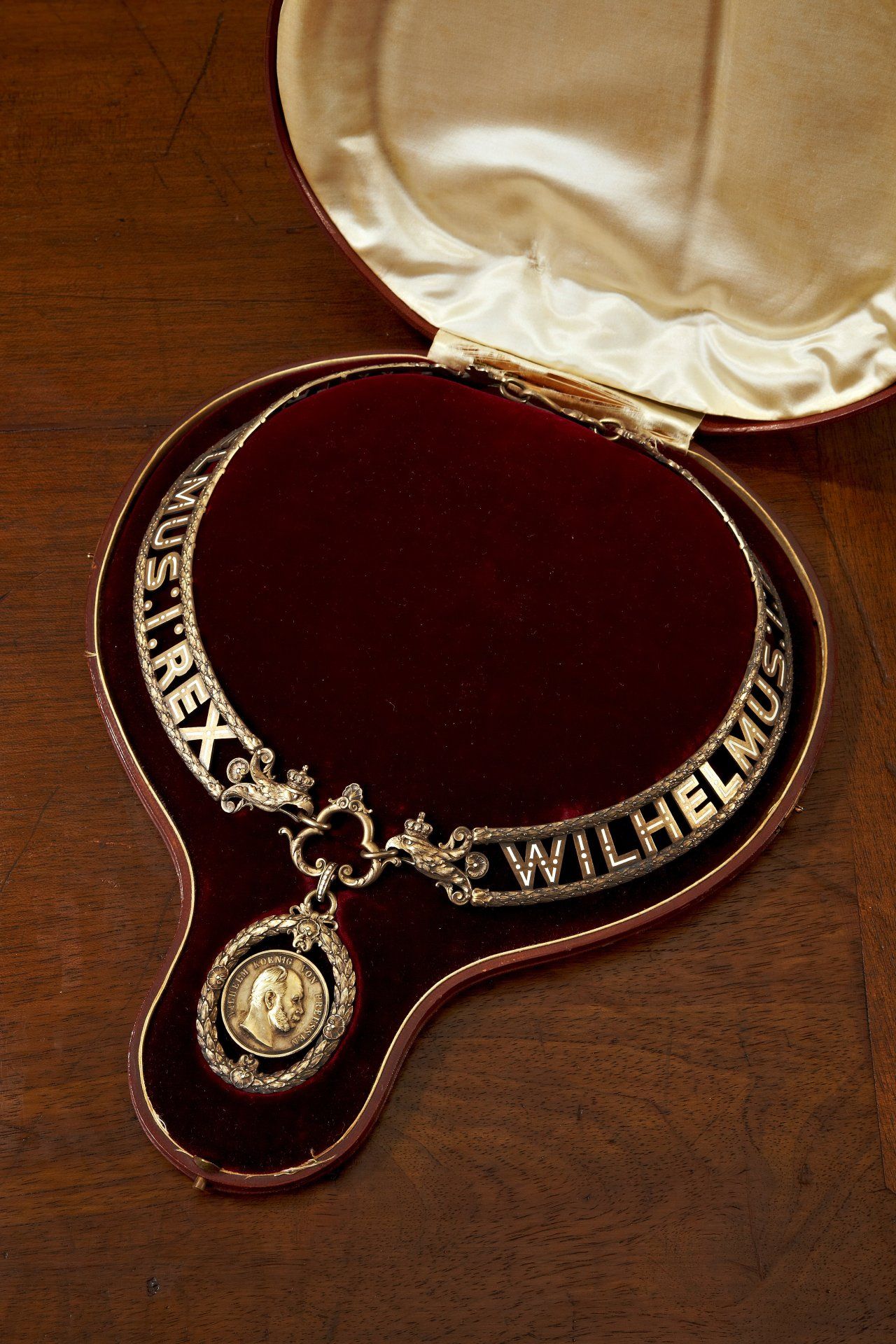 Preußen : Preussen: Wilhelms - Orden: Ordenskette mit anhängender Ordensdekoration - Bild 4 aus 9