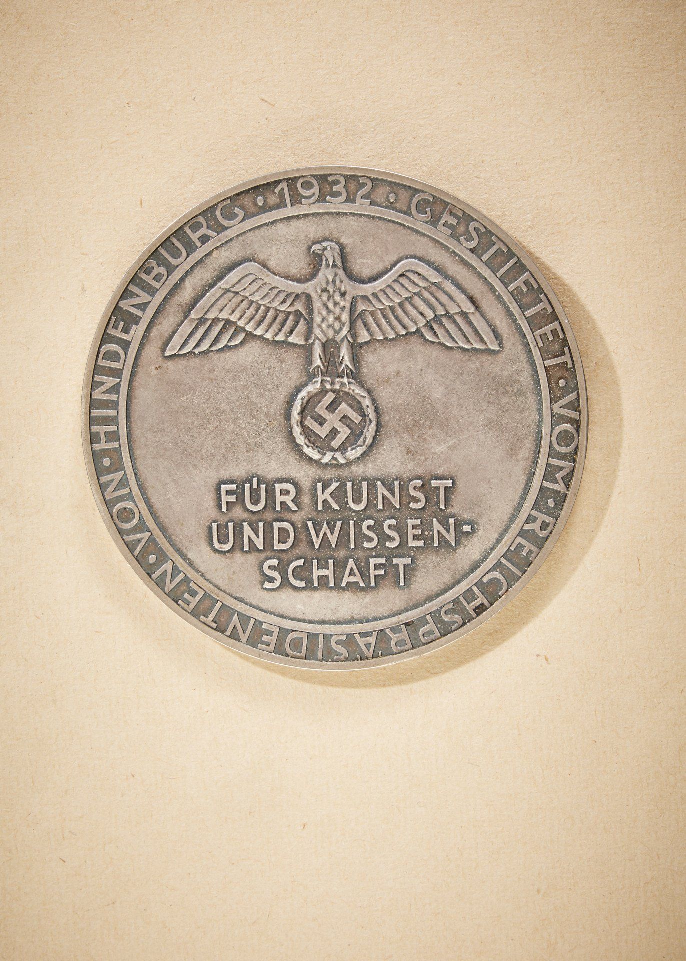 Goethemedaille : Goethemedaille, 2. Modell (mit Hakemkreuz). - Bild 2 aus 2