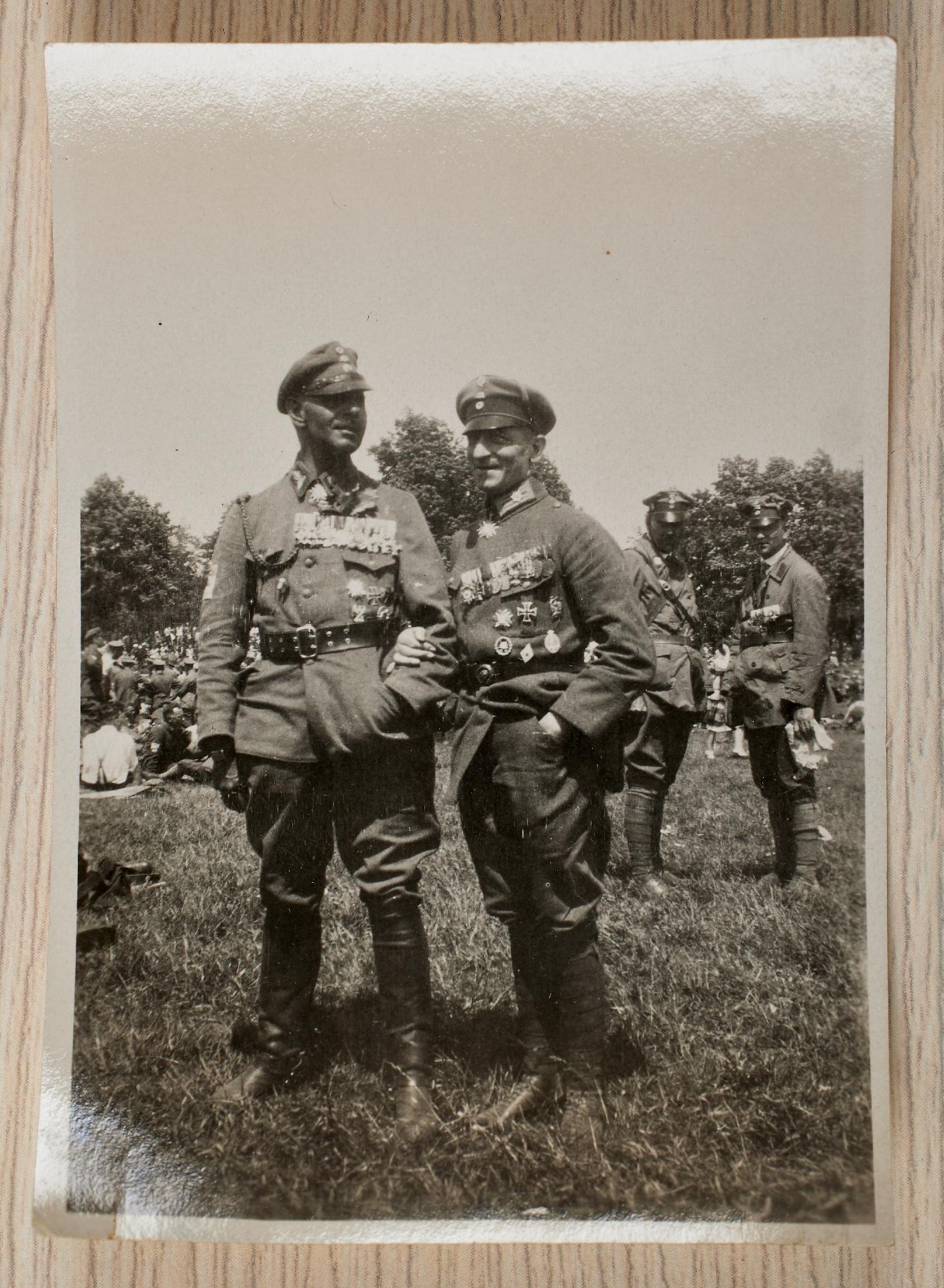 Weimarer Republik - Reichswehr : Bedeutender Auszeichnungs- und Dokumentennachlaß des Führers de... - Image 5 of 49