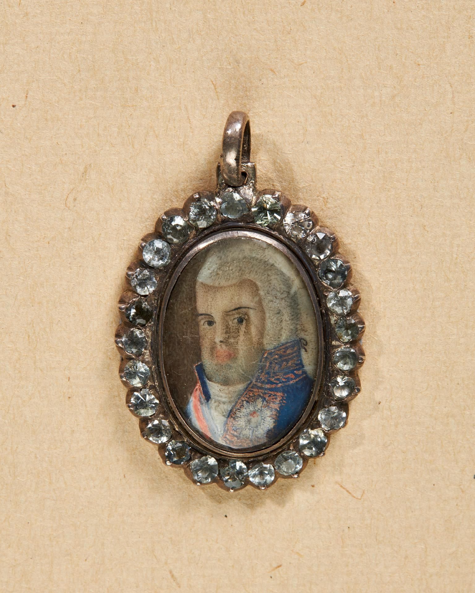 Vitrinenobjekte und Preziosen : Portugal: Geschenk - Porträtmedaillon König Joao VI. (1767-1826)