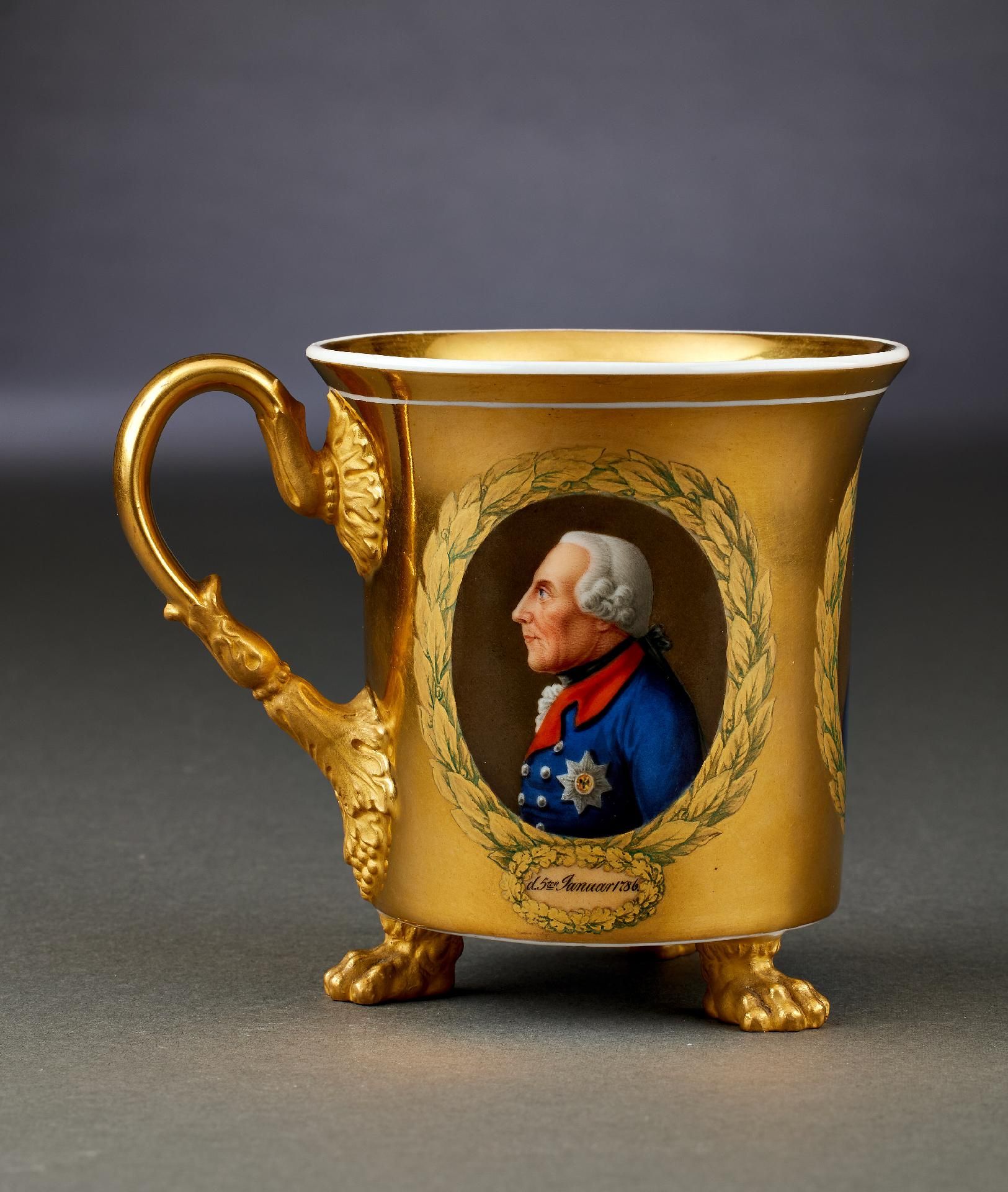 Porzellan : Prachtvolle vergoldete KPM - Tasse mit preußischen Herrscherporträts - Bild 6 aus 8