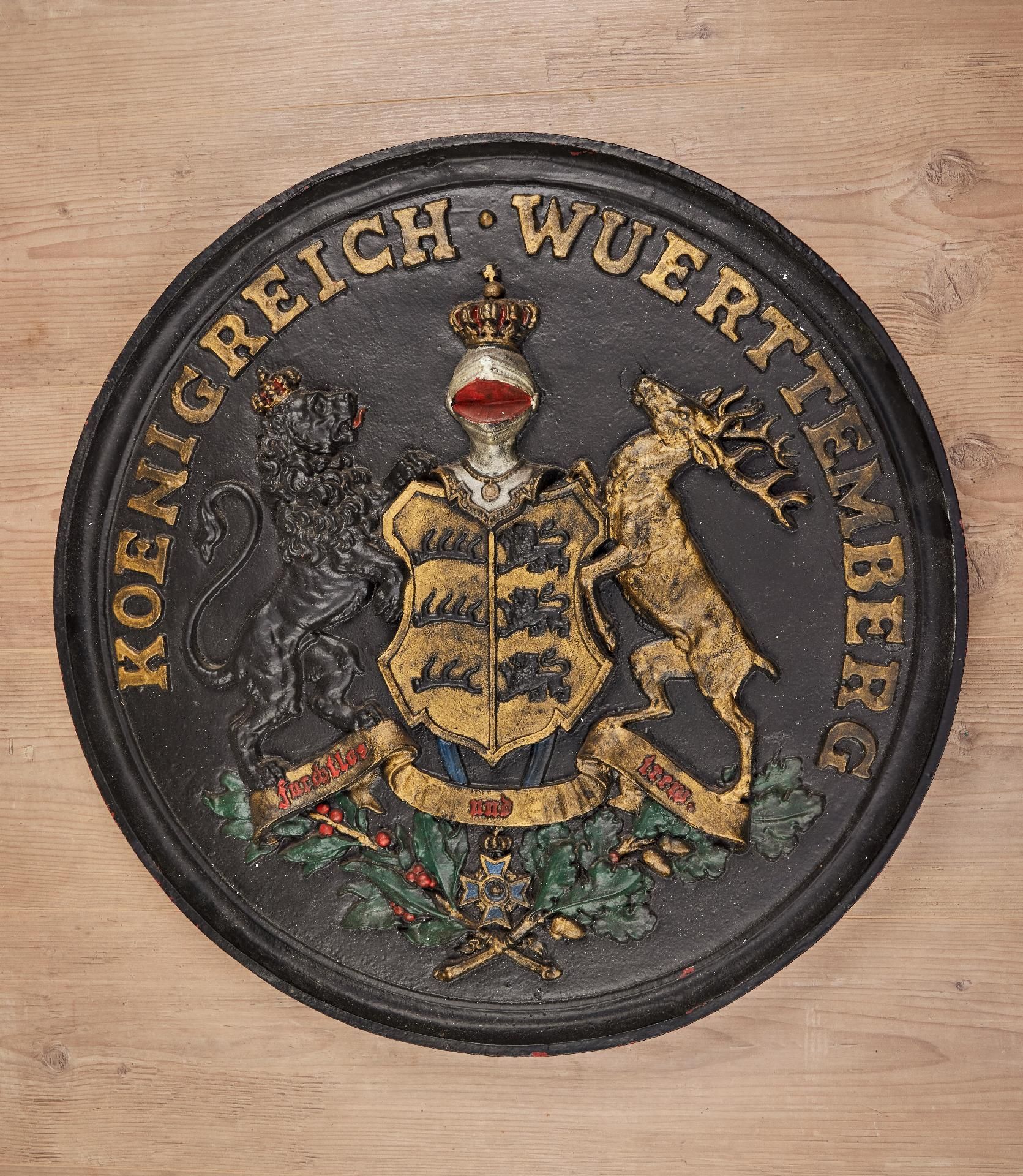 Württemberg : Großes gußeisernes Wappen des Königreichs Württemberg.