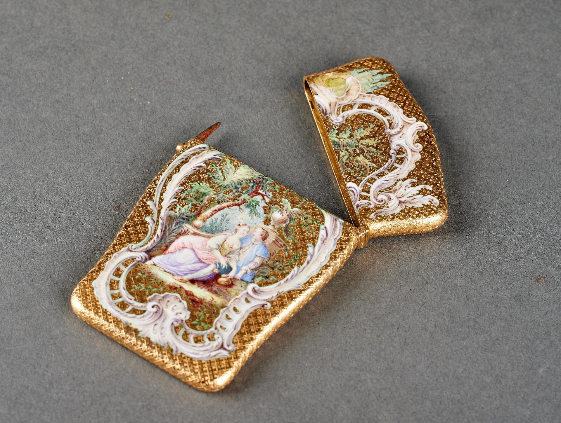 Vitrinenobjekte und Preziosen : Preußen: Goldenes friederizianisches Etui für ein Balltäfelchen... - Image 5 of 7