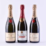 2 Flaschen Moet und 1 Flasche Monopole Red Top