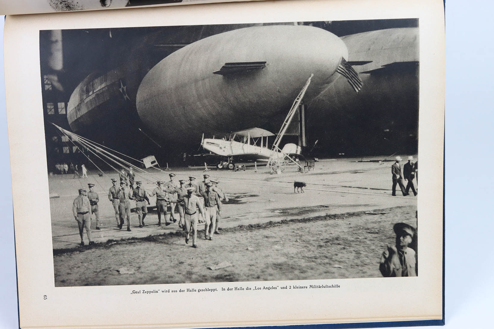 Zeppelin fährt um die Welt - Image 2 of 2